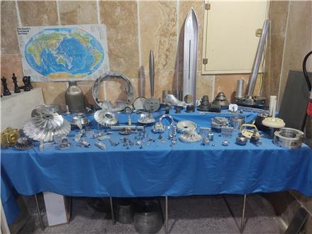 خدمات فرز cnc سه و چهار محور همزمان